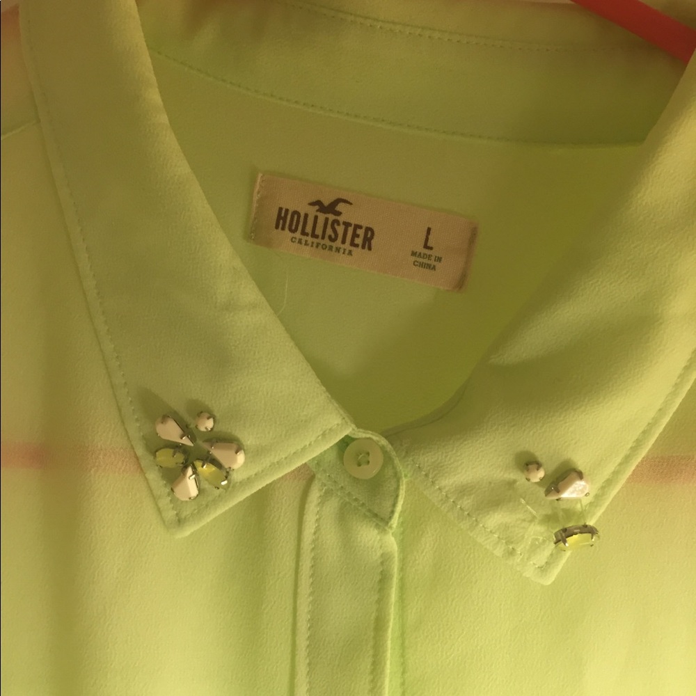 Spring green top - Picture 2 of 3